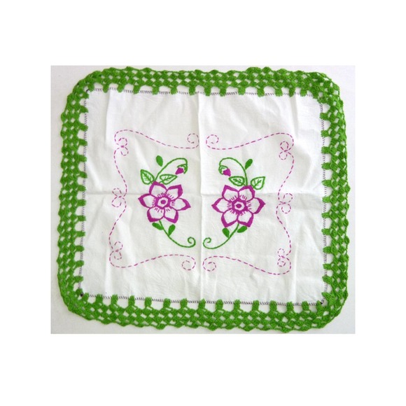 Vintage Embroidered Placemats Large Napkins Set of 2 Pear and Flower 60's 70's - Picture 4 of 5